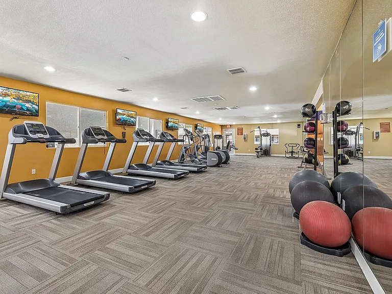 Camelot-Apartments-Yuma-AZ-Gym-3