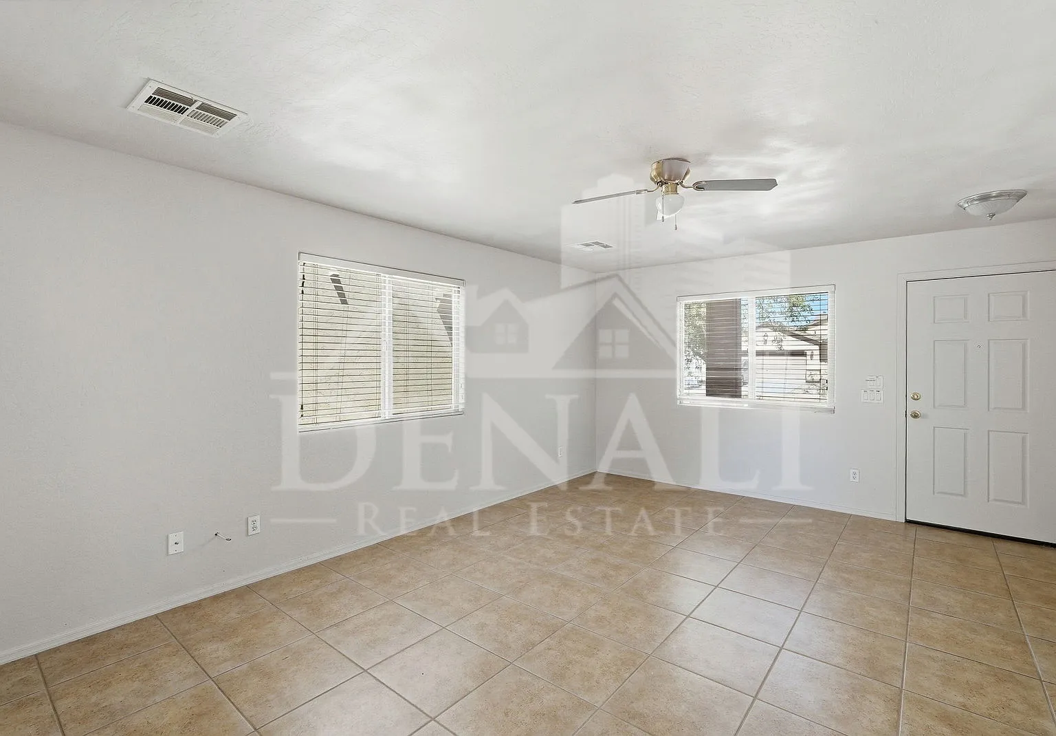 4 bed, 2.5 bath, 2109 sqft, $1,795 — Photo 4