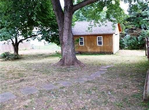 3rd image of 143 Greenfield Pkwy