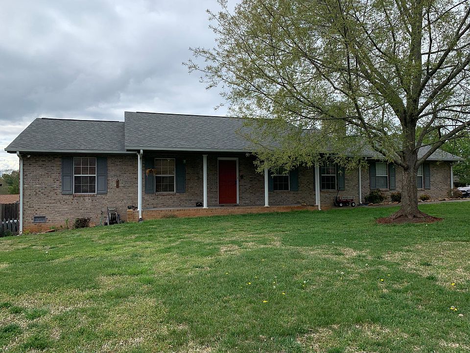 1st image of 1402 Carowinds Cir