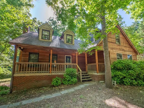 416 Chick Cove Dr, Hardyville, VA 23070