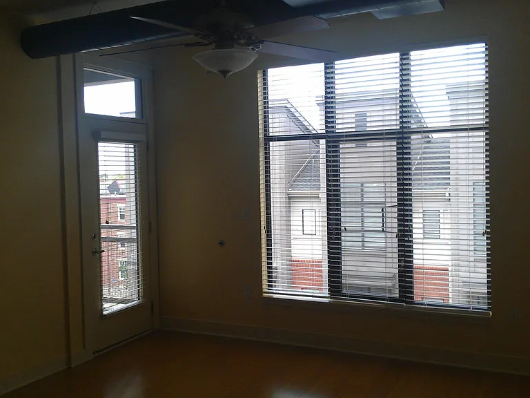 535 S Upper St #402 — Photo 1