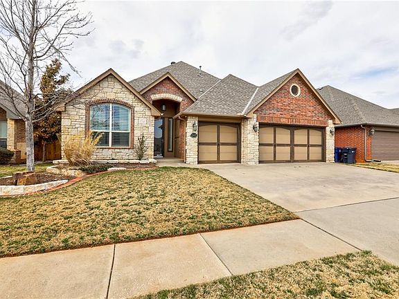 3rd image of 15417 Creek View Dr