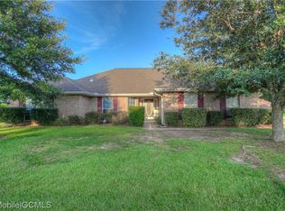 200 Heather Ln, Fairhope, AL 36532