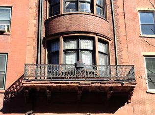 1723 Spruce St #2R, Philadelphia, PA 19103