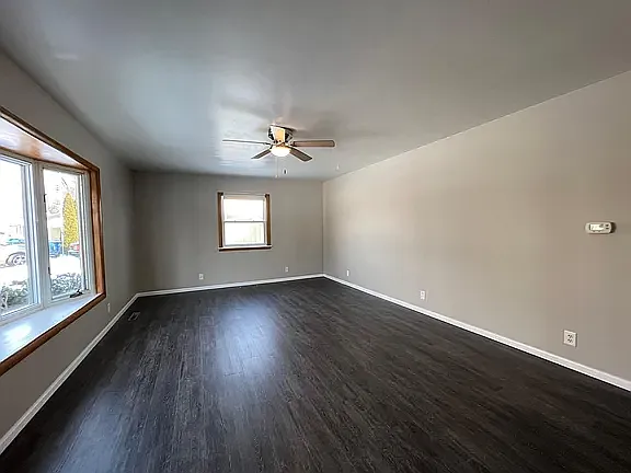 3 bed, 1008 sqft, $1,650 — Photo 3