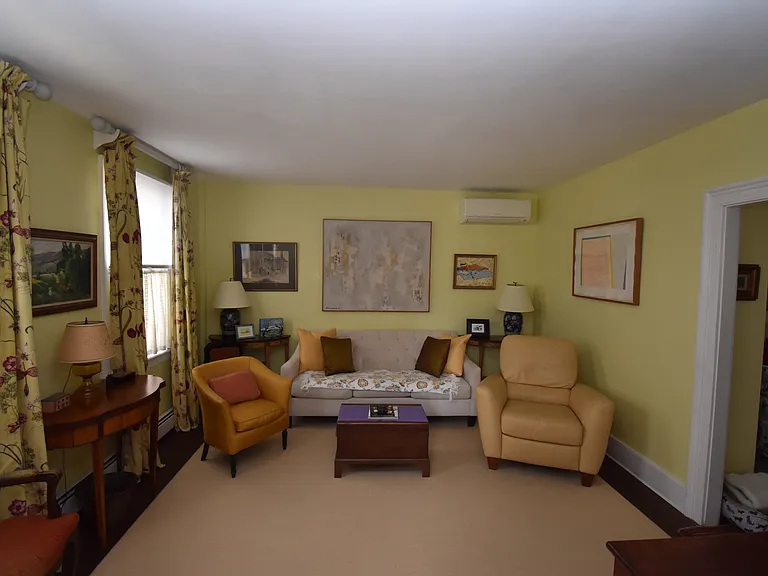 15 Trumbull St — Photo 7