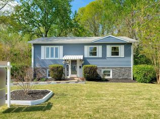 305 W Poplar Rd, Sterling, VA 20164