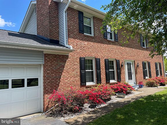 2nd image of 2621 Alvey Dr