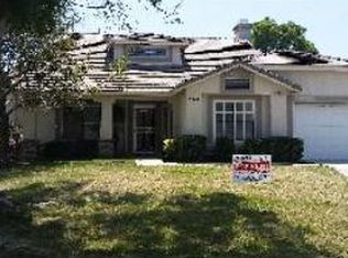 2565 W Dawnview Dr, Rialto, CA 92377