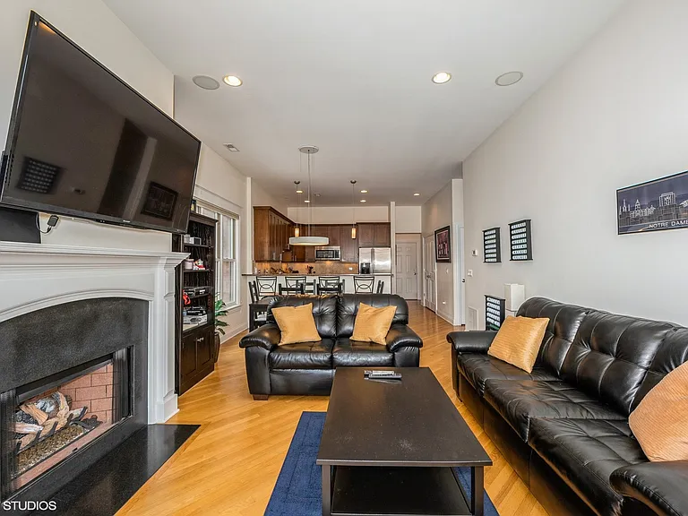 2905 N Halsted St #302 — Photo 2