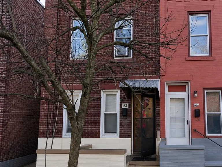 82 Mechanics Ave — Photo 1