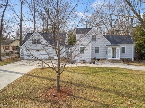 5018 Wells Dr, Roeland Park, KS 66205