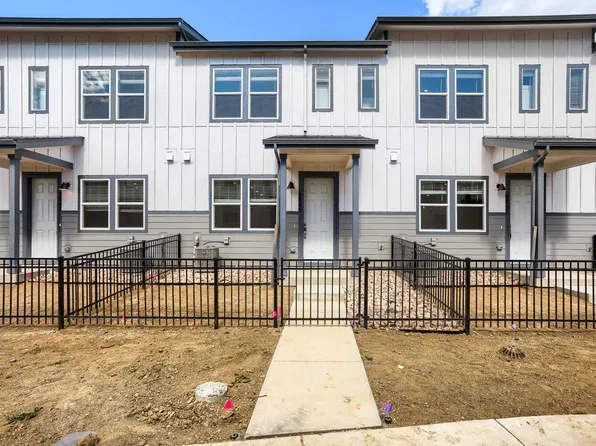 2849 Bear Springs Cir, Longmont, CO 80503