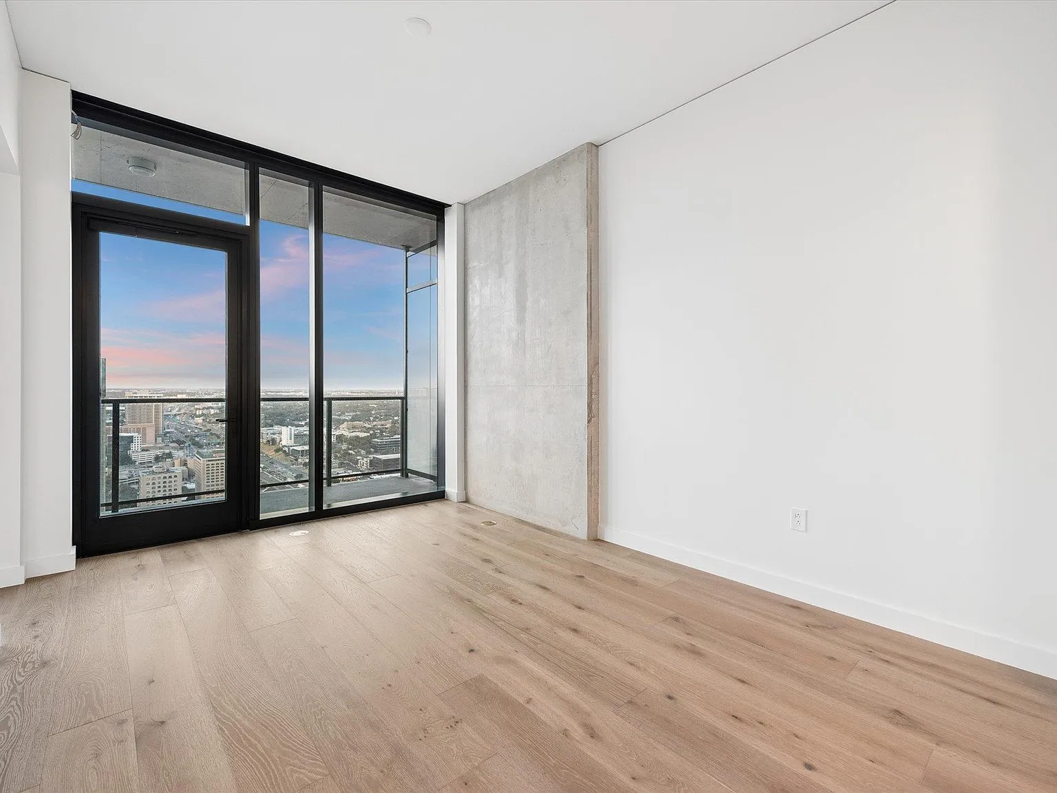1 bed, 1.0 bath, 662 sqft, $4,000 — Photo 4