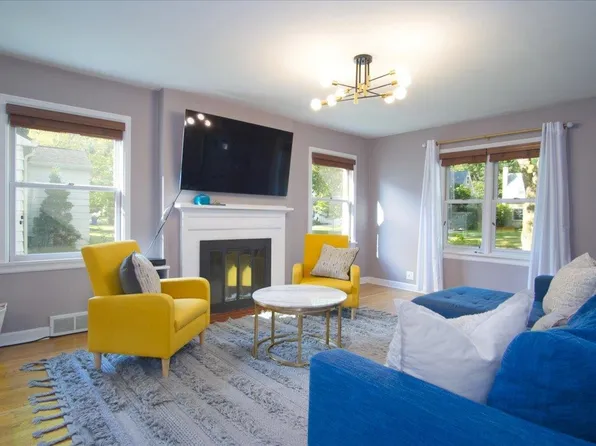 238 Kensington Dr, Madison, WI 53704