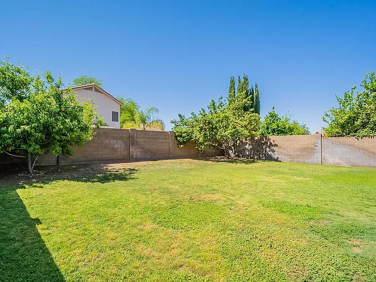 7035 W Phelps Rd — Photo 30