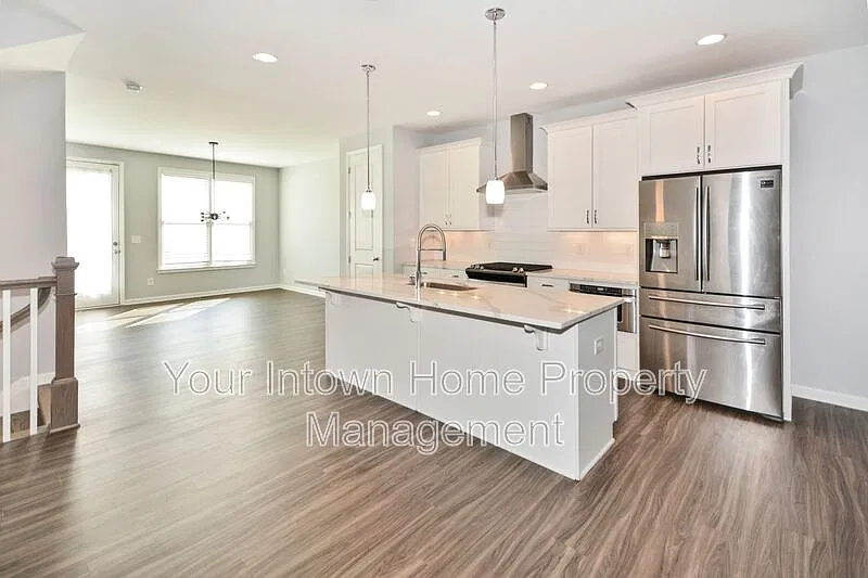3 bed, 3.0 bath, 2112 sqft, $2,750 — Photo 4