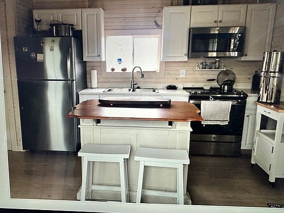 5th image of 283 Vic Ln