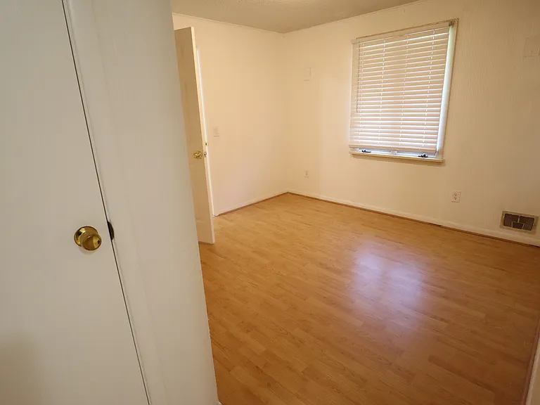 74 Meyerhill Cir E — Photo 9