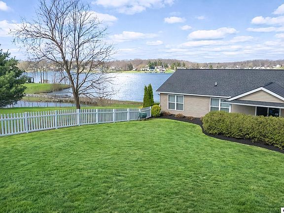 5th image of 3996 Apple Valley Dr