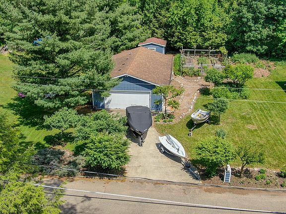5th image of 815 E Eagle Lake Dr