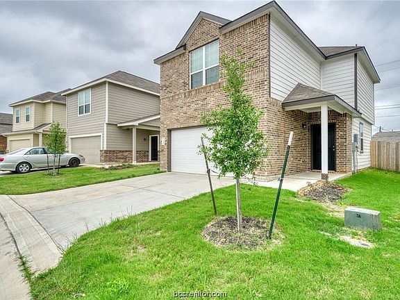 2nd image of 1418 Desire Ln