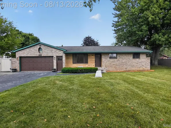 10430 Linden Rd, Grand Blanc, MI 48439