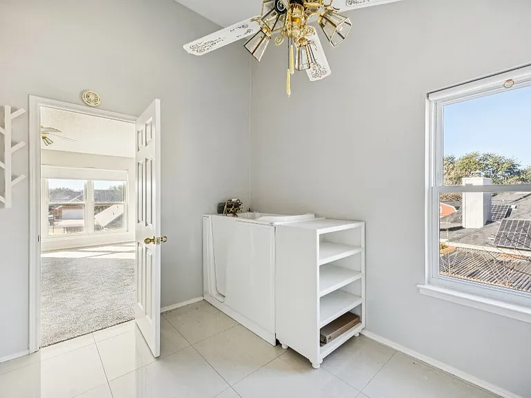 709 Bridget Way — Photo 24