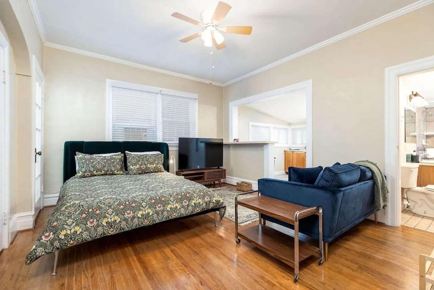 1 bed, 1.0 bath, 699 sqft, $2,194 — Photo 4