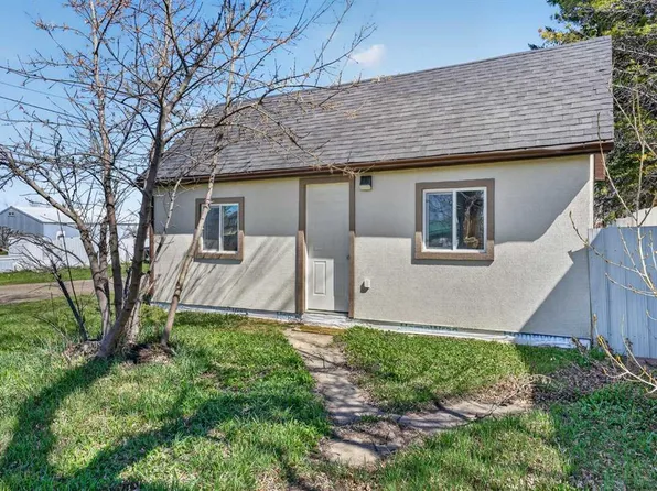 331 N 200th St E, Raymond, AB T0K 2S0