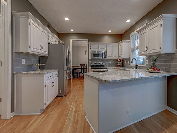 4th image of 14935 Horton St