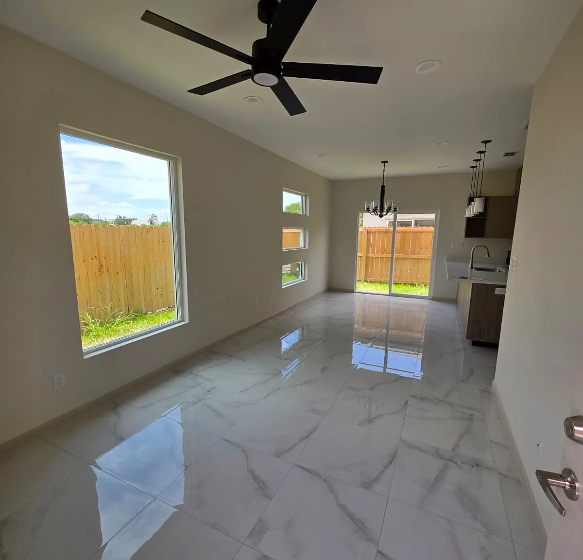 1807 West Violet Drive - 2 — Photo 4