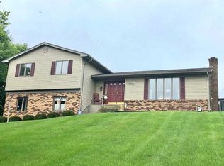 1001 Greenview Dr, Kendallville, IN