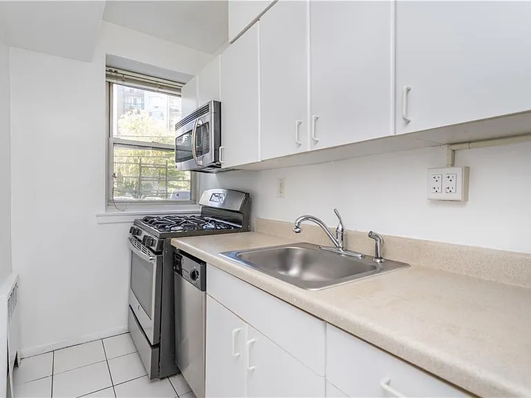 730 Pelham Road — Photo 11
