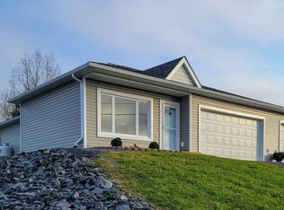 320 19th Ave UNIT 101, Madawaska, ME 04756