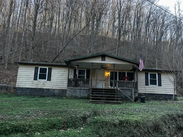 203 Daggs Br, Canada, KY 41519