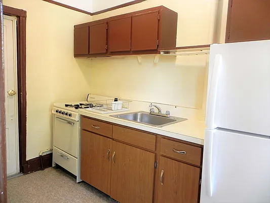 Rented by Peace of Mind Realty | media 18