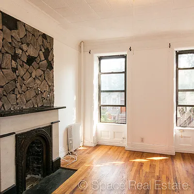 Rented by Space Real Estate | media 30