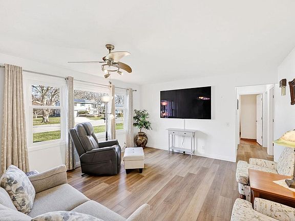 5th image of 1114 Starlight Drive