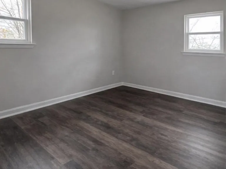 212 Woodlawn Ave #B — Photo 2