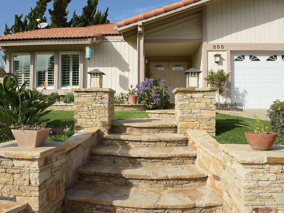 Stacked stone entry