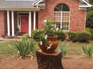 5505 Ashbluff Ct, Charlotte, NC 28216