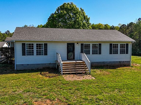 3rd image of 655 Hill Top Rd