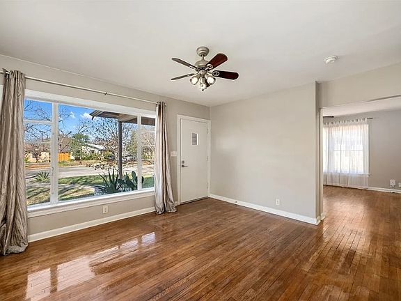 2nd image of 1300 Harriet Ct