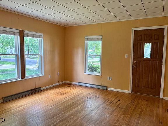 5th image of 203 E Van Buren St