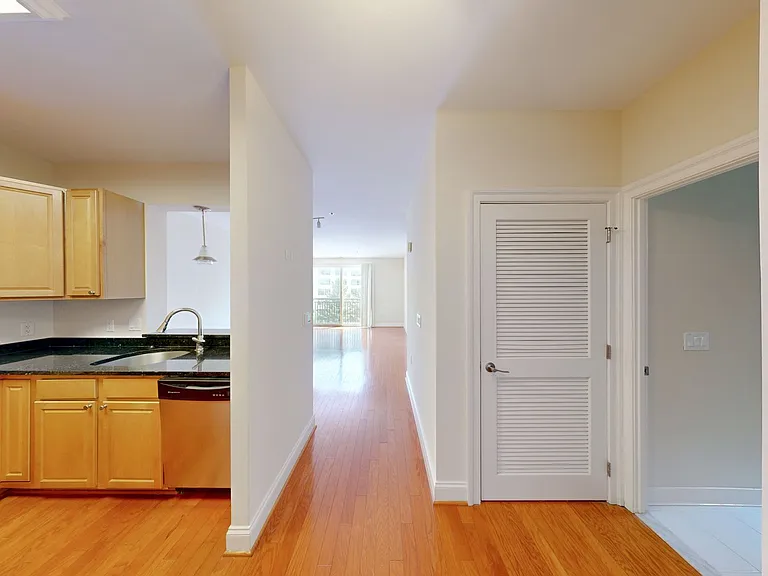 38 Maryland Ave #320 — Photo 3
