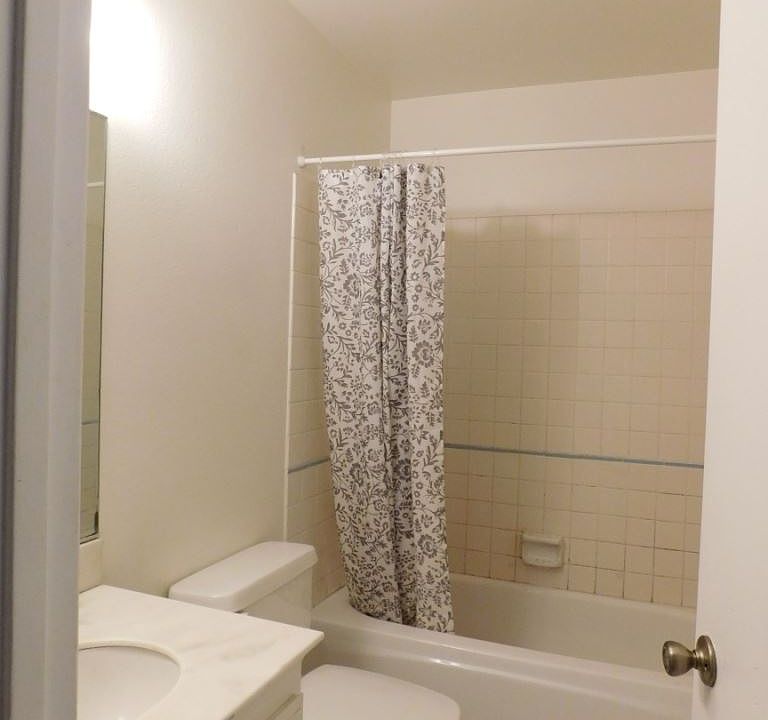 1st image of 7942 Flanders Dr