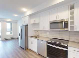 3932 University Ave NW #528, Calgary, AB T3B 6P6