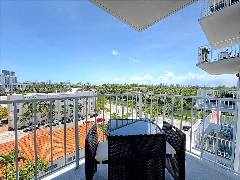 2829 Indian Creek Dr #605 — Photo 11